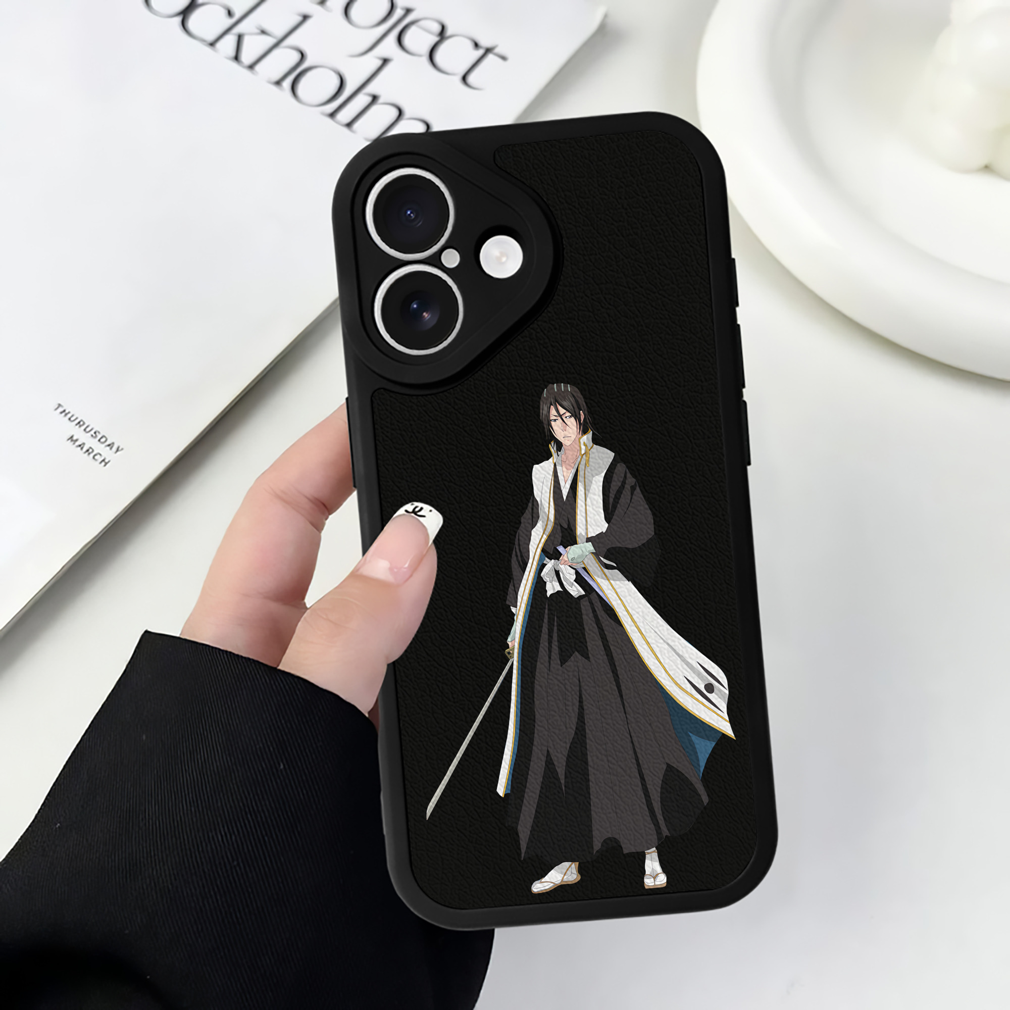 （画像用） ブリーチ くちき びゃくや BLEACH Kuchiki Byakuya 【iPhone 16シリーズ対応】シリコンスマホケース（レザー調） 材質：シリコン